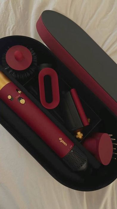 Продам фен dyson