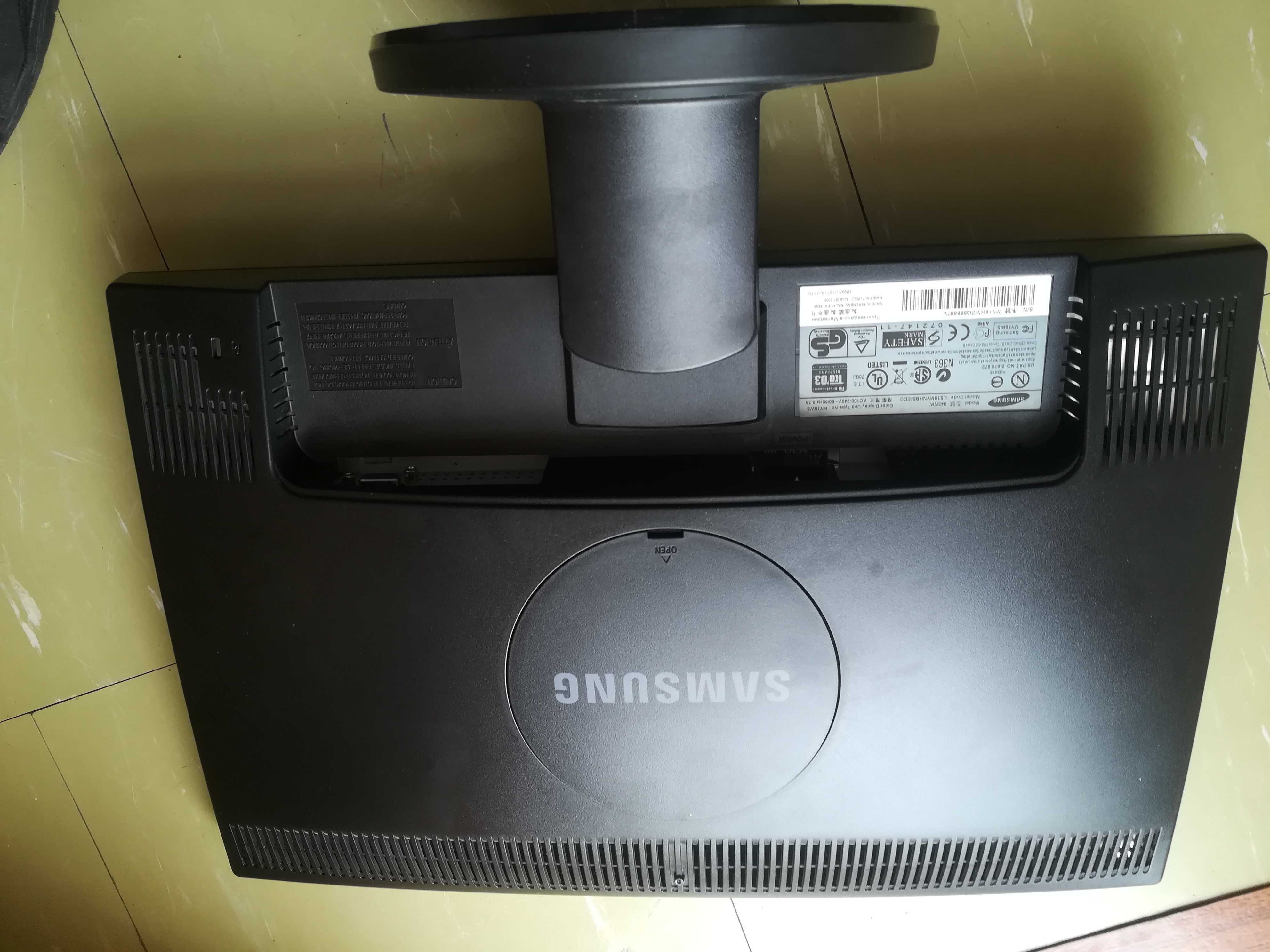 Monitor 19" Samsung 943NW (LS19MYNK)