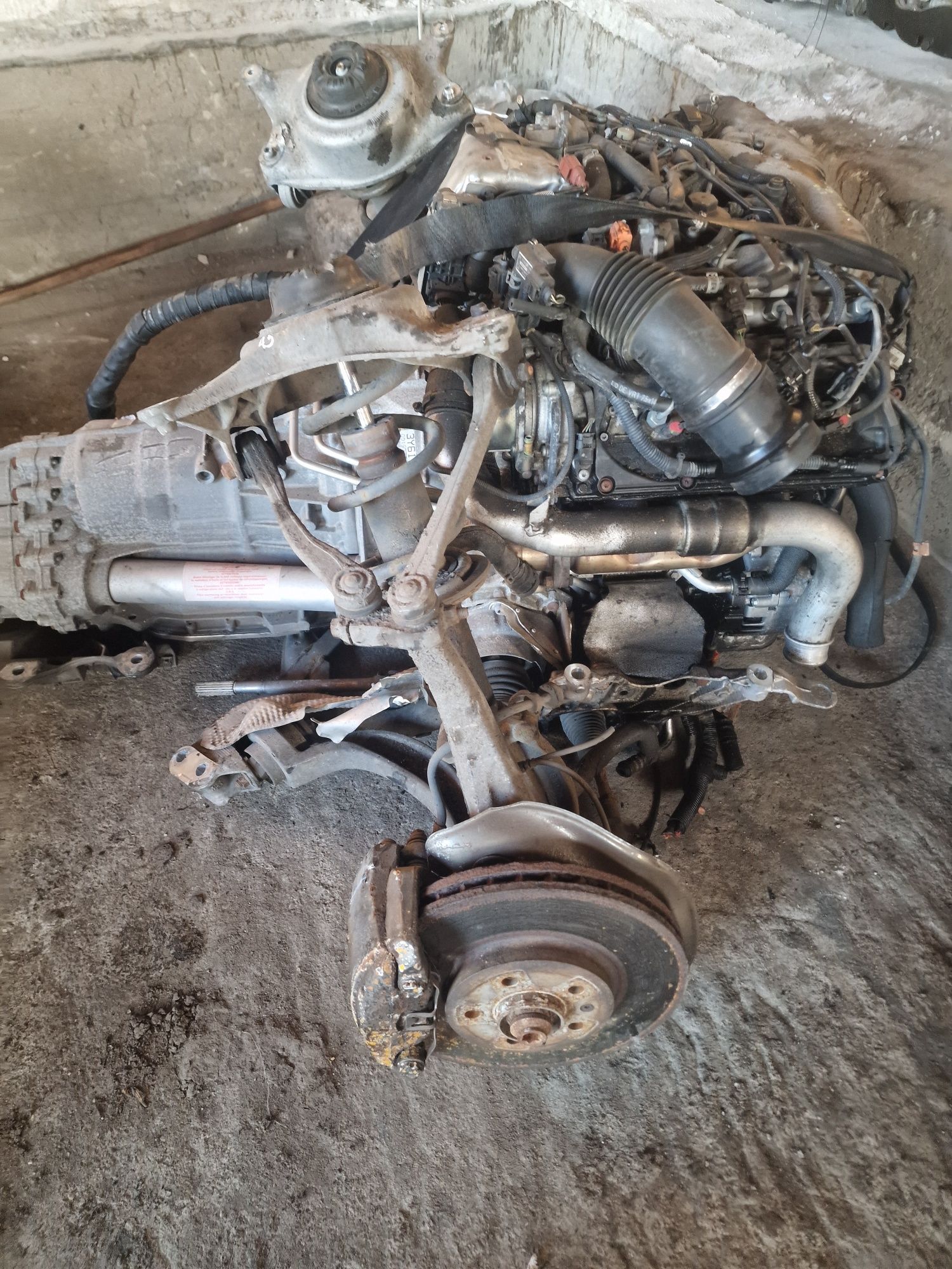 Audi a5 a4 3.0tdi kompletna zwrotnica wachacz