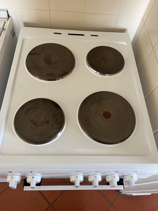 Fogão elétrico Vox - como novo. Comprado em Julho de 2025