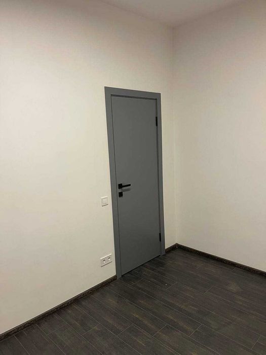 Фарбовані міжкімнатні двері в сірому кольорі, реальні ціни
