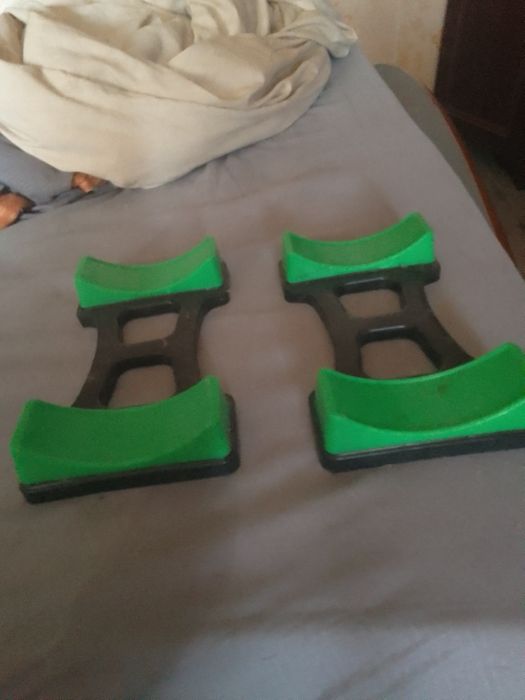 Подставки под гантели