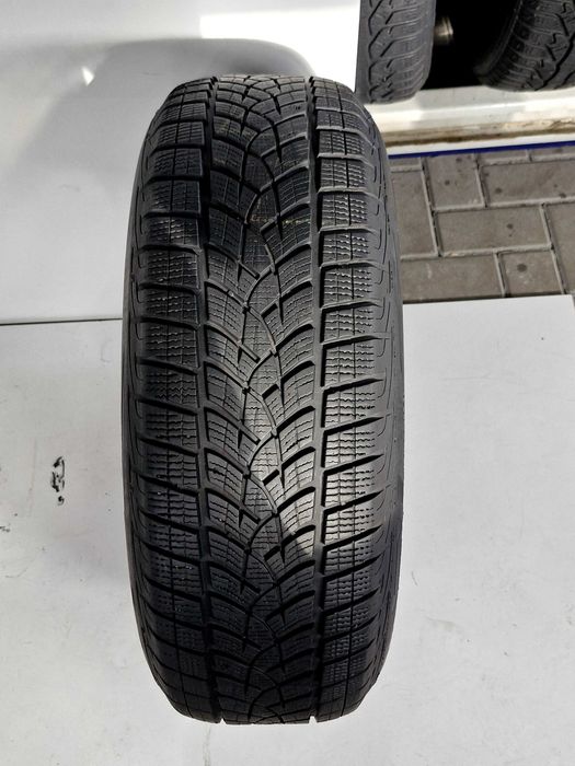 Opona Goodyear Ultragrip 225.65r17 zima 2020r