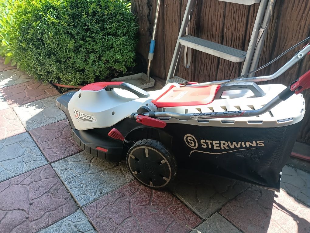 Продам sterwins на 3 колёсах .