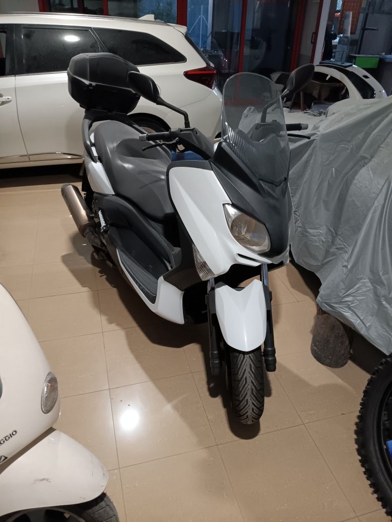 Yamaha xmax 250 akrapovic