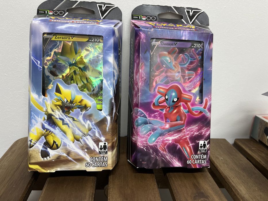 POKÉMON 2 decks + 1 saqueta Pokémon + 10 saqueta Star Wars