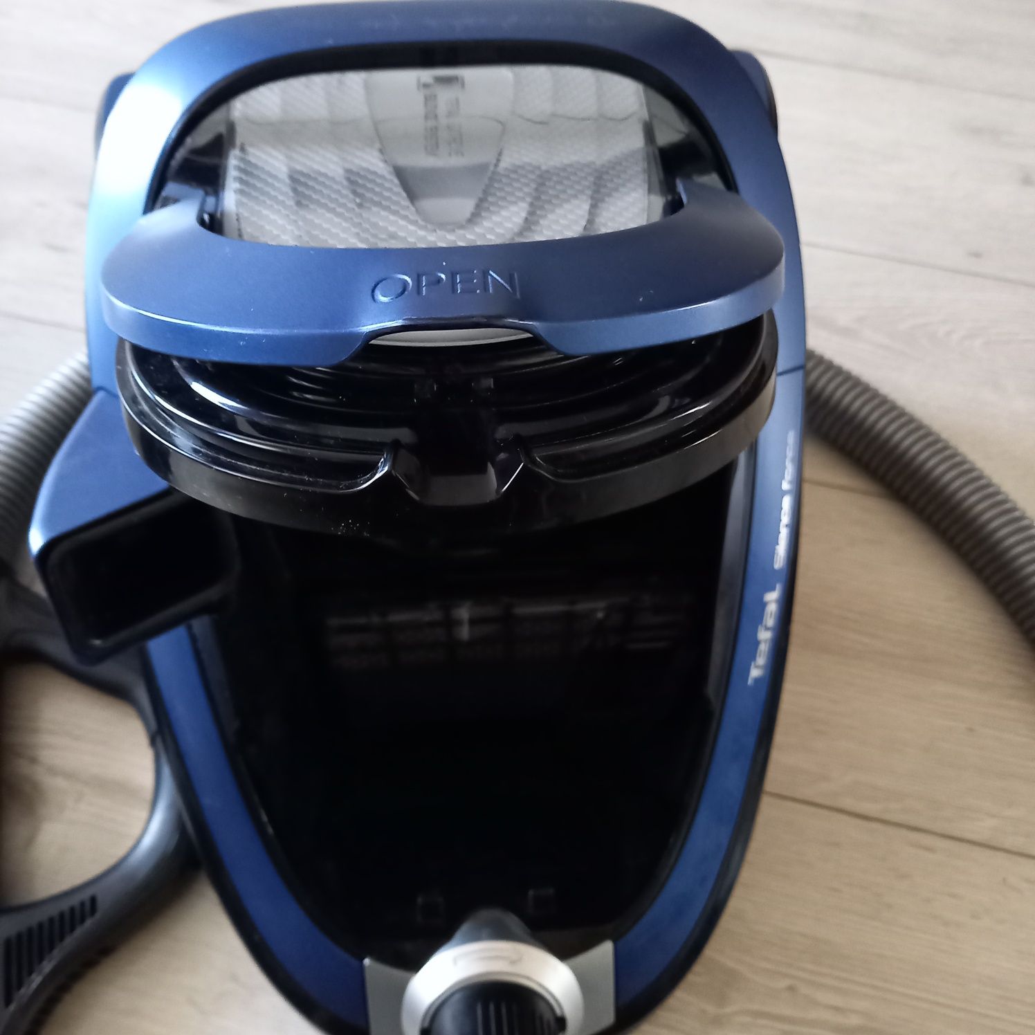 Odkurzacz bezworkowy Tefal TW7681EA Silence Force Cyclonic
 Silence F