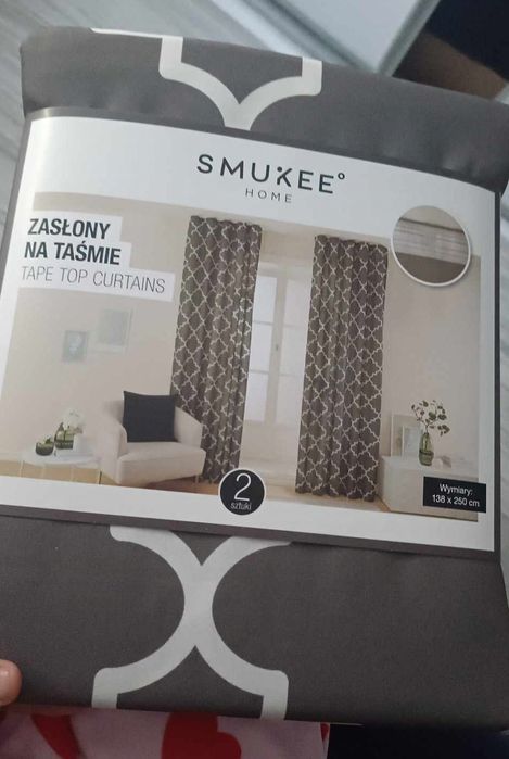 Nowe zasłony 2 sztuki w paczce, 138cm x  250cm 

Zasłony na taśmie