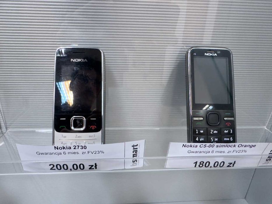 Stare telefony Nokia 3310, 6230i, 6303, C5-00, 1600, Ericsson, Samsung