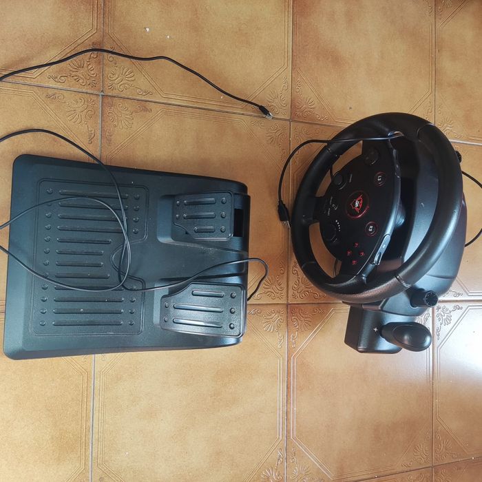 Pedais + volante da trust GTX