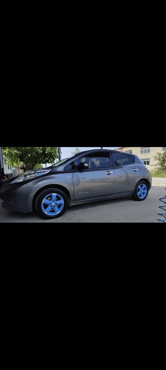 Продам диски на Nissan leaf