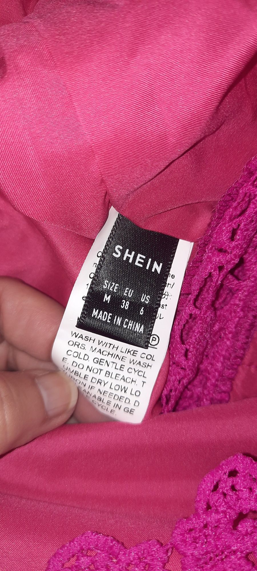 Macacão rosa da Shein