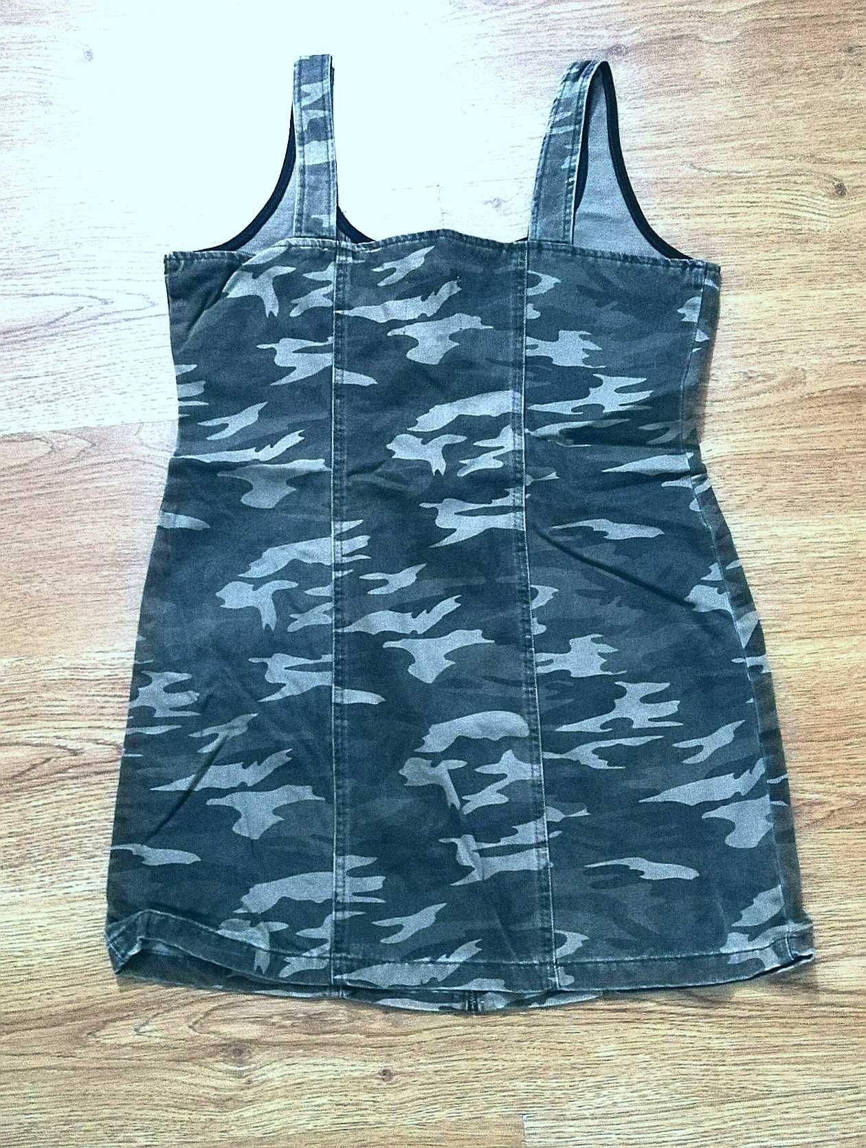 Vendo vestido padrão camuflagem