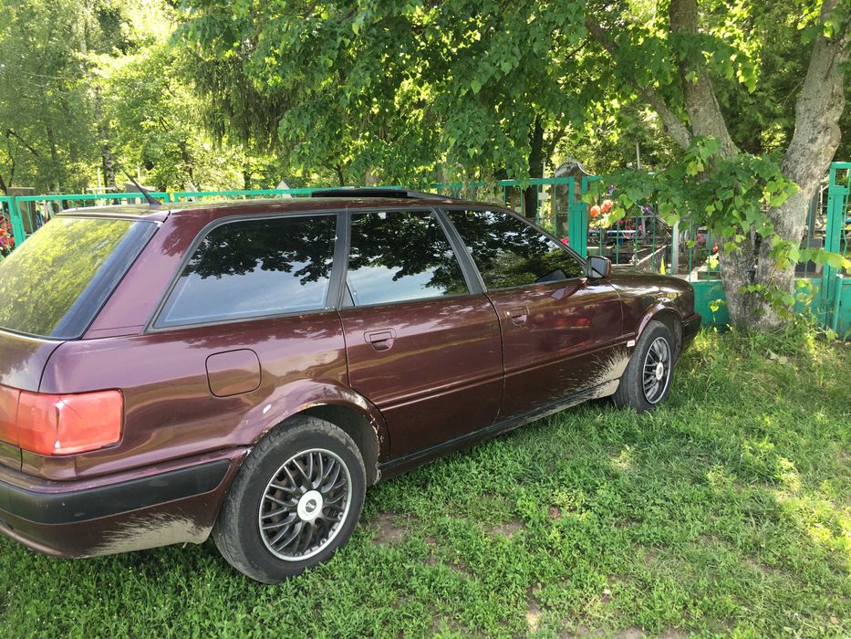 Ауді 80  авант 2.6л. 1993 рік.