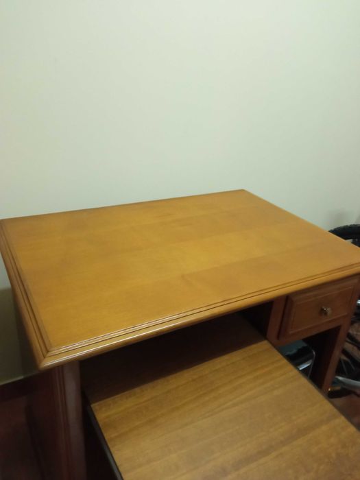 Secretária de madeira