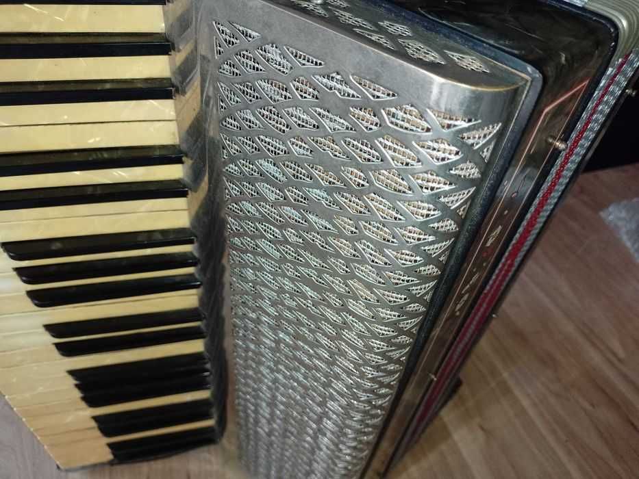 Akordeon Hohner tango IV 4 chóry stan bardzo dobry