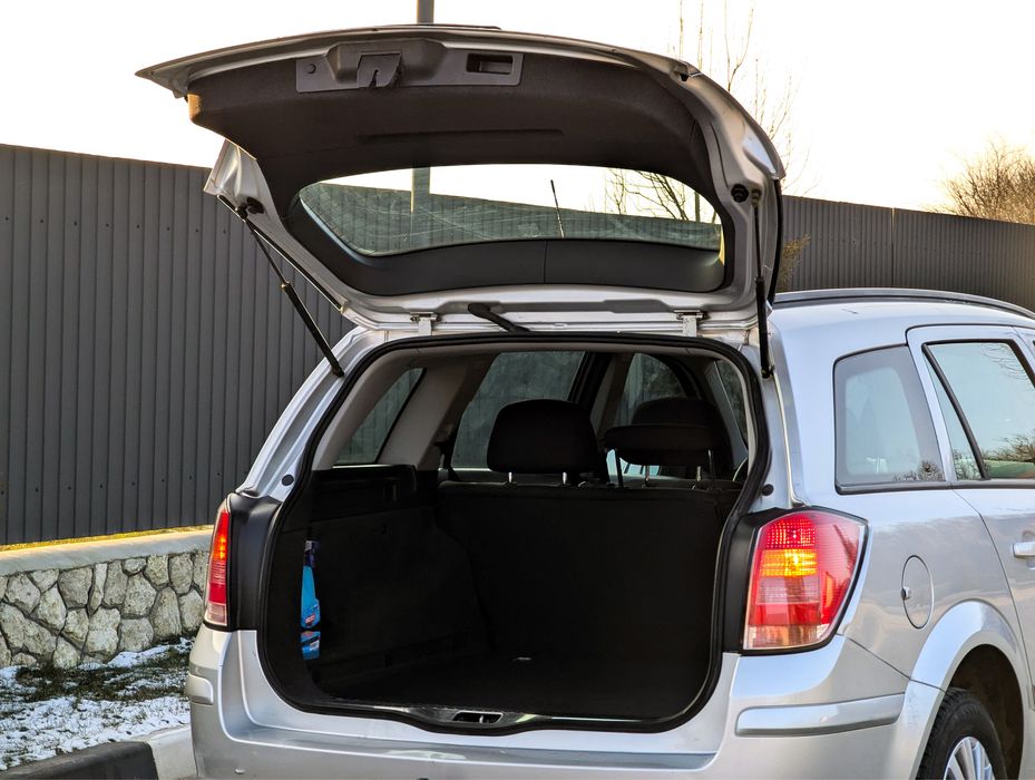 Опель астра h.