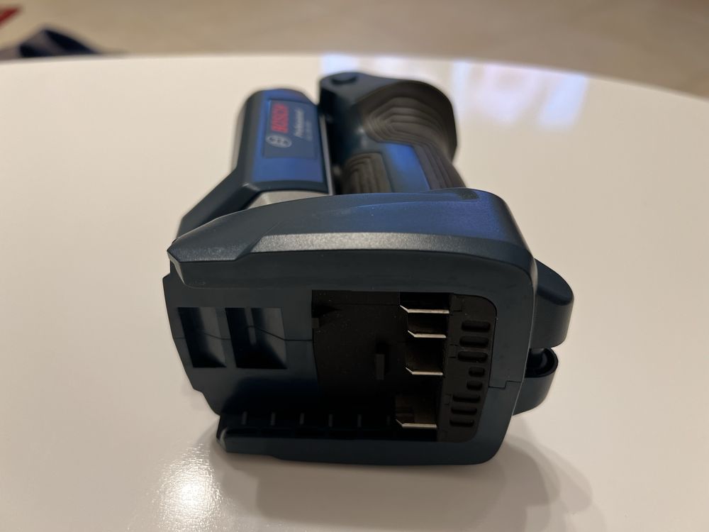 Bosch Lanterna GLI 18V-300 Professional