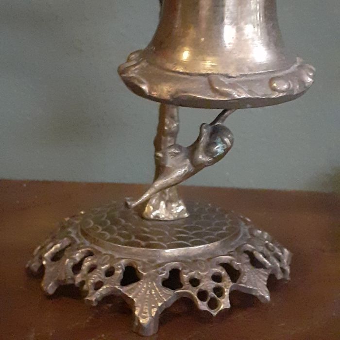 Terrina e Campainha de Mesa