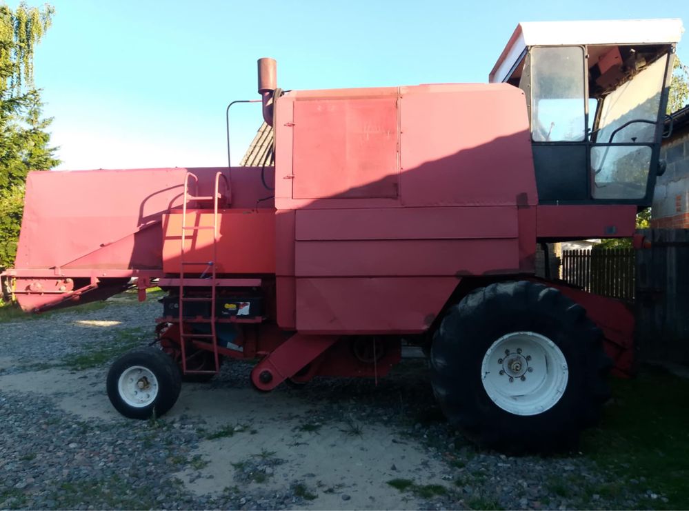 Kombajn Bizon Z056