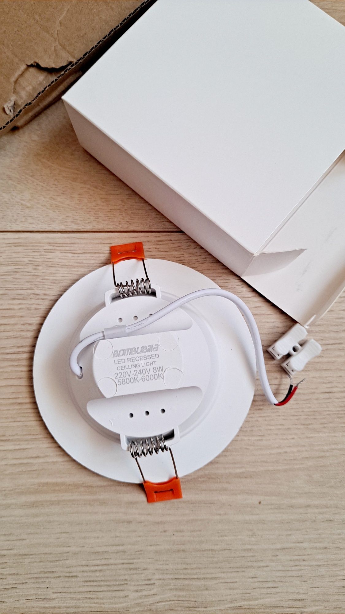 Oprawa sufitowa LED