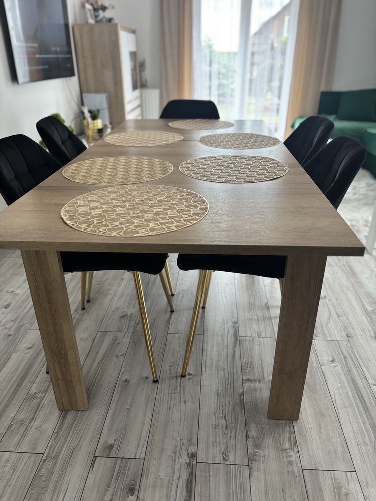 Sprzedam stół do salonu/ jadalni