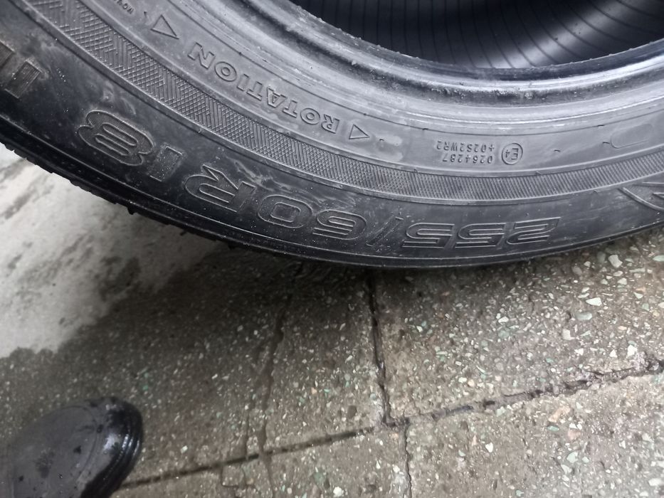 Продам зимову гуму нокіан 255 60 18