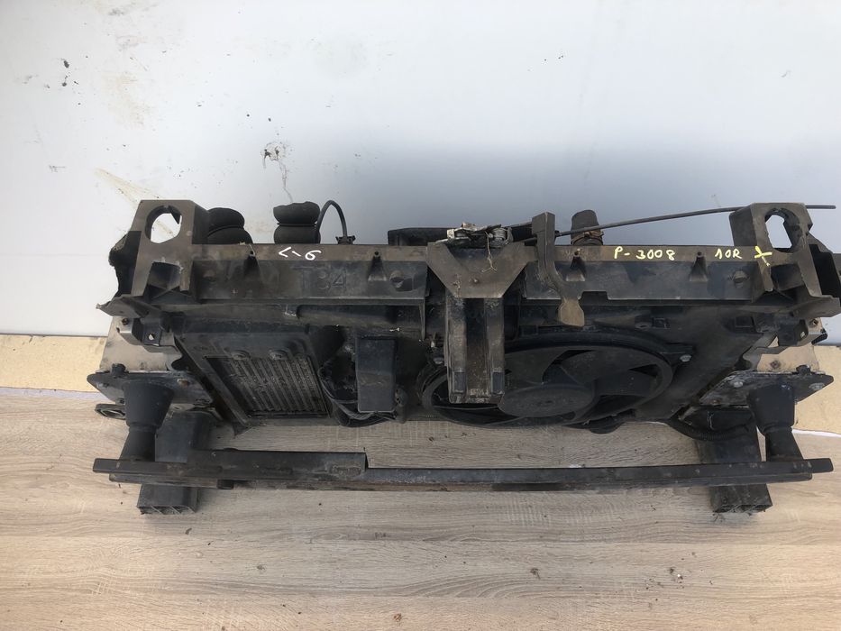 Телевізор передній панель Peugeot 3008 2010 рік  ціна в зборі