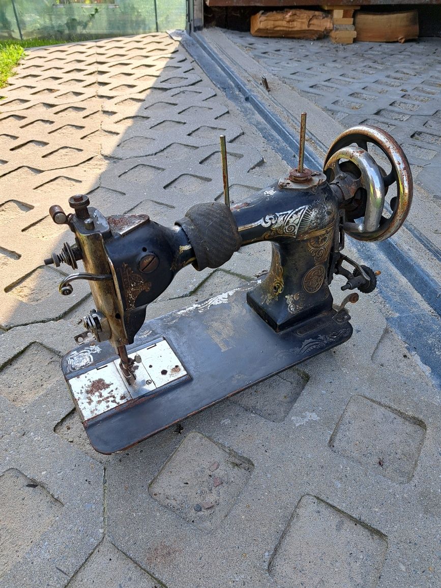 Maszyna do  szycia
