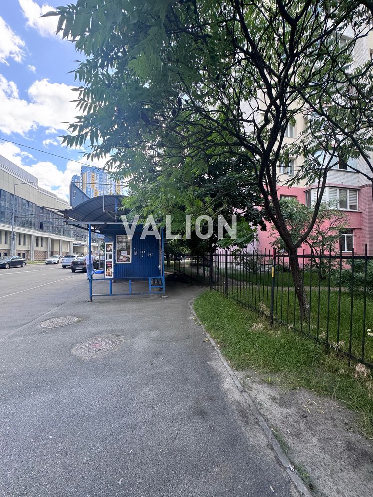 Продаж 2 кім. квартири ремонт, метро Харківська вул. Вишняківська