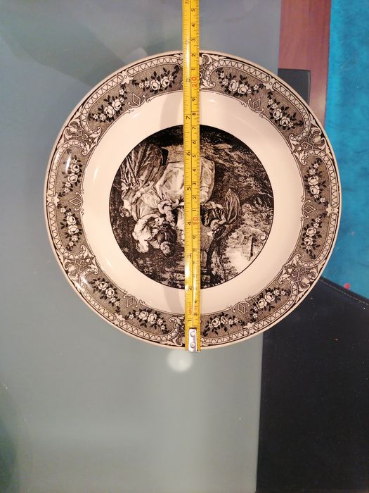 Pratos de cerâmica antigos