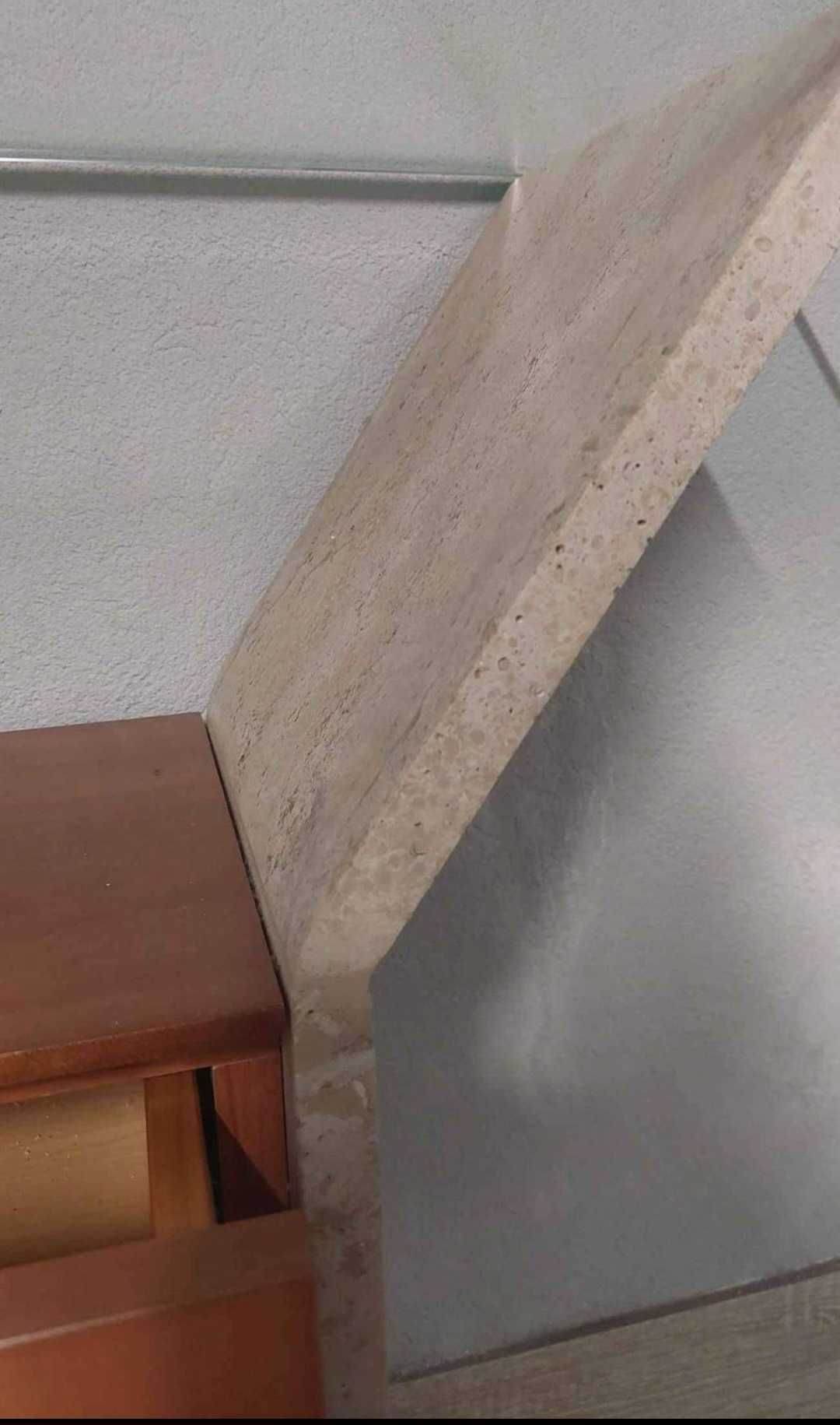 Mesa com tampo de vidro