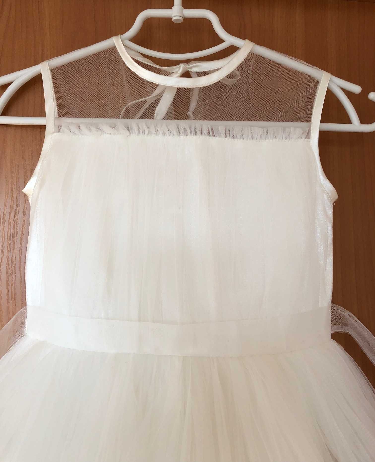Платье детское Viani (белого цвета на возраст 5-6 лет)