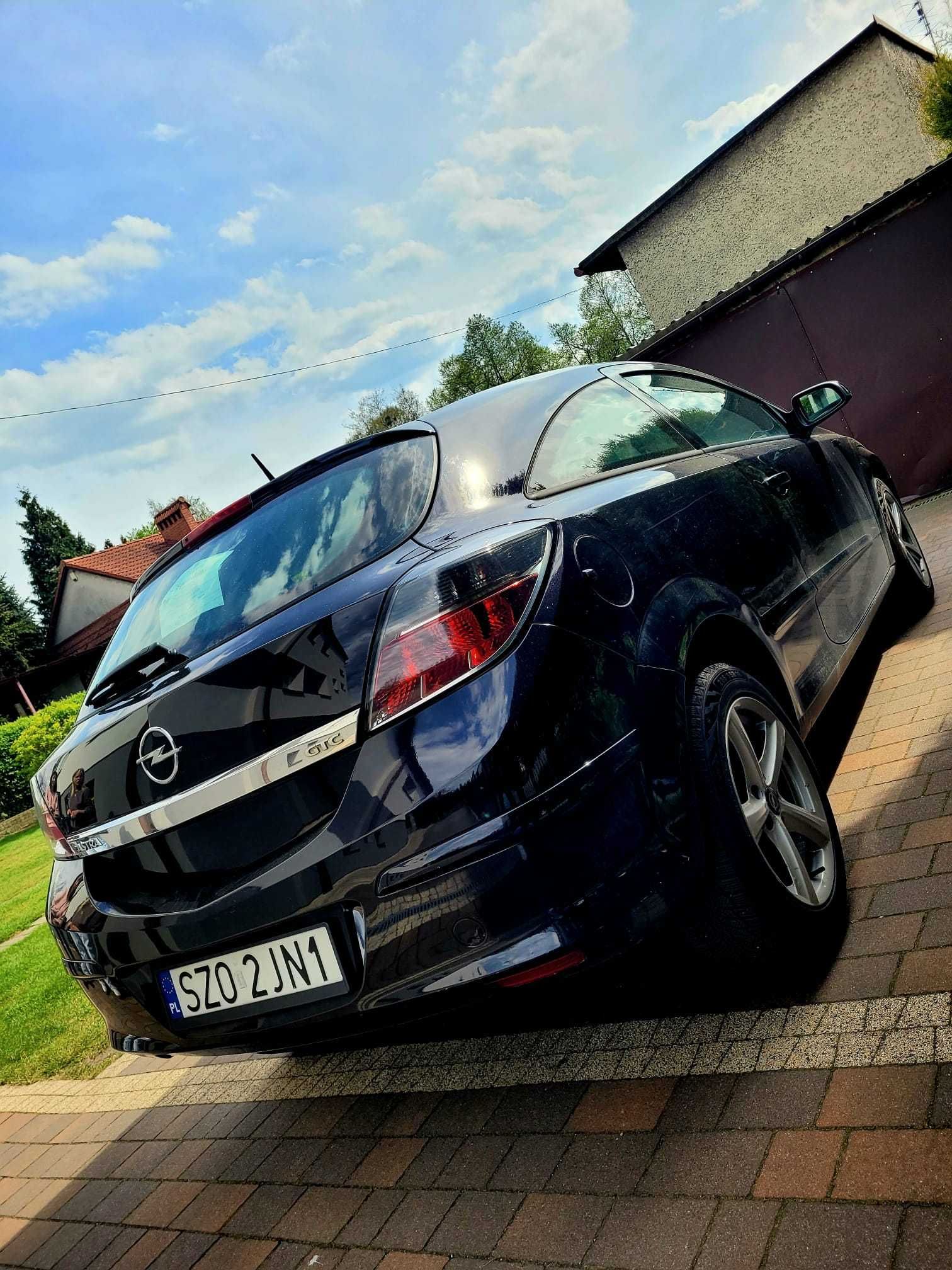 Samochód Opel Astra H GTC 1.3 CDTI