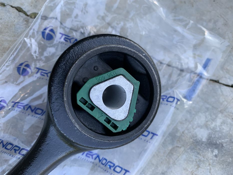 Передние верхние рычаги BMW E34