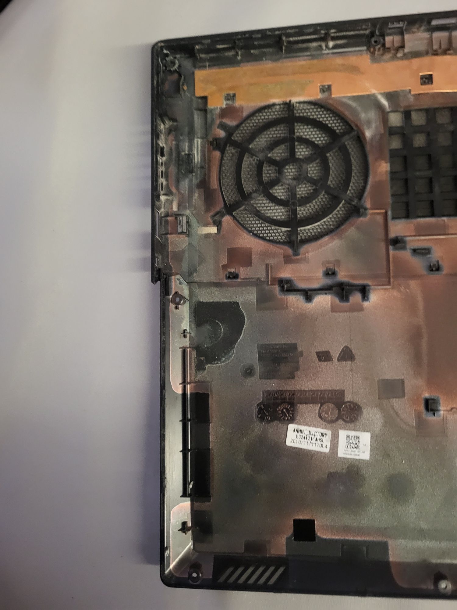 Sprzedam dolną obudowe do Laptopa Lenovo legion Y530 15ICH
