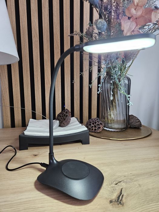 Lampka LED biurkowa