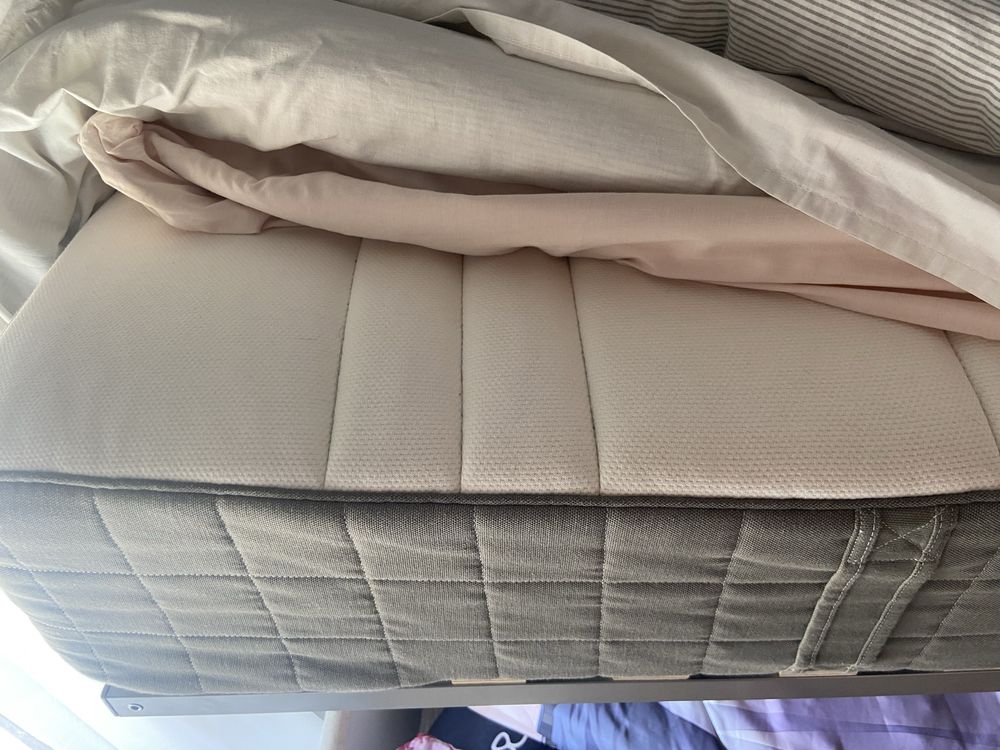 2 Cama/sommier solteiro ikea com arrumação + colchão