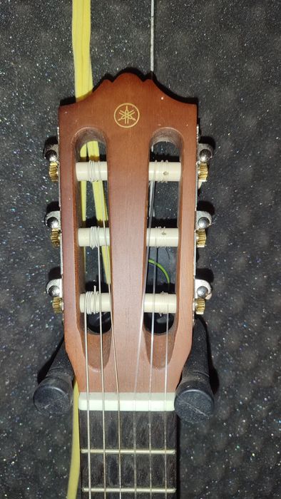 Guitalele Yamaha