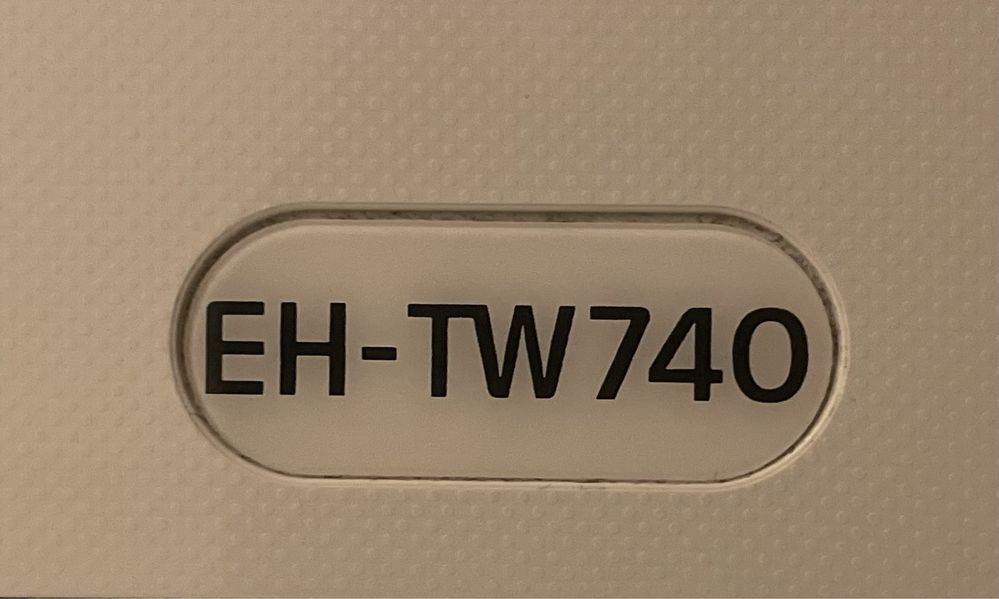Projektor Epson  EH-TW740 plus adapter HDMI