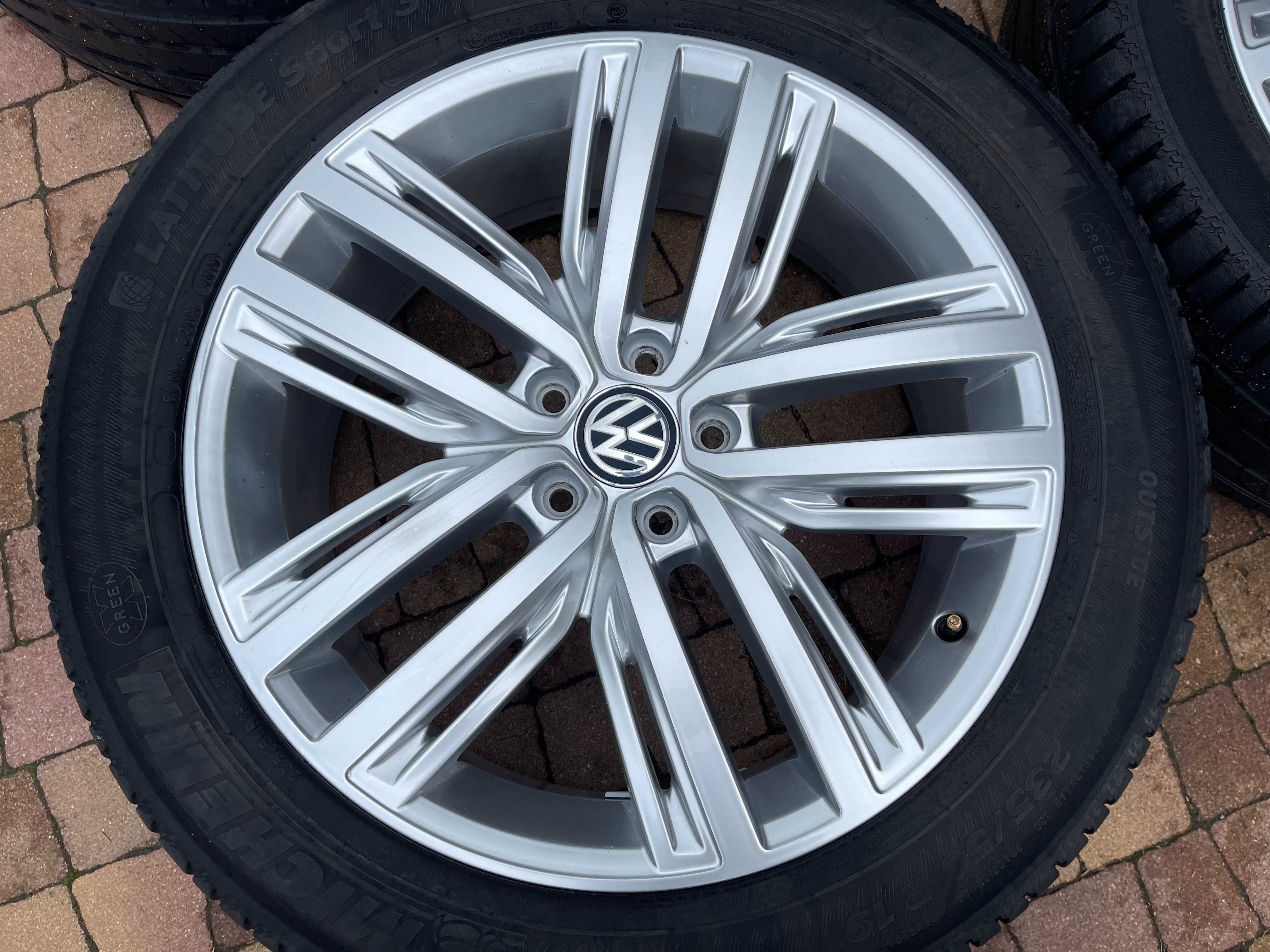 3907. Alufelgi 19" Vw Tiguan II oryginalne 5x112 7Jx19 ET43 proste
