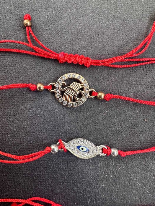 bransoletki szczęścia na czerwonym sznurku z skorpion, oko, flaming