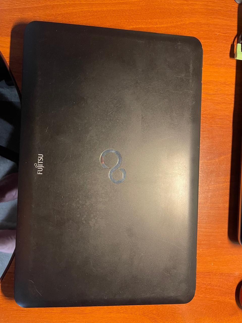 Ноутбук Fujitsu Siemens AH512