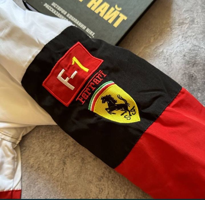 Весняна куртка бомбер Ferrari formula f1 вінтажна куртка ферарі бомбер
