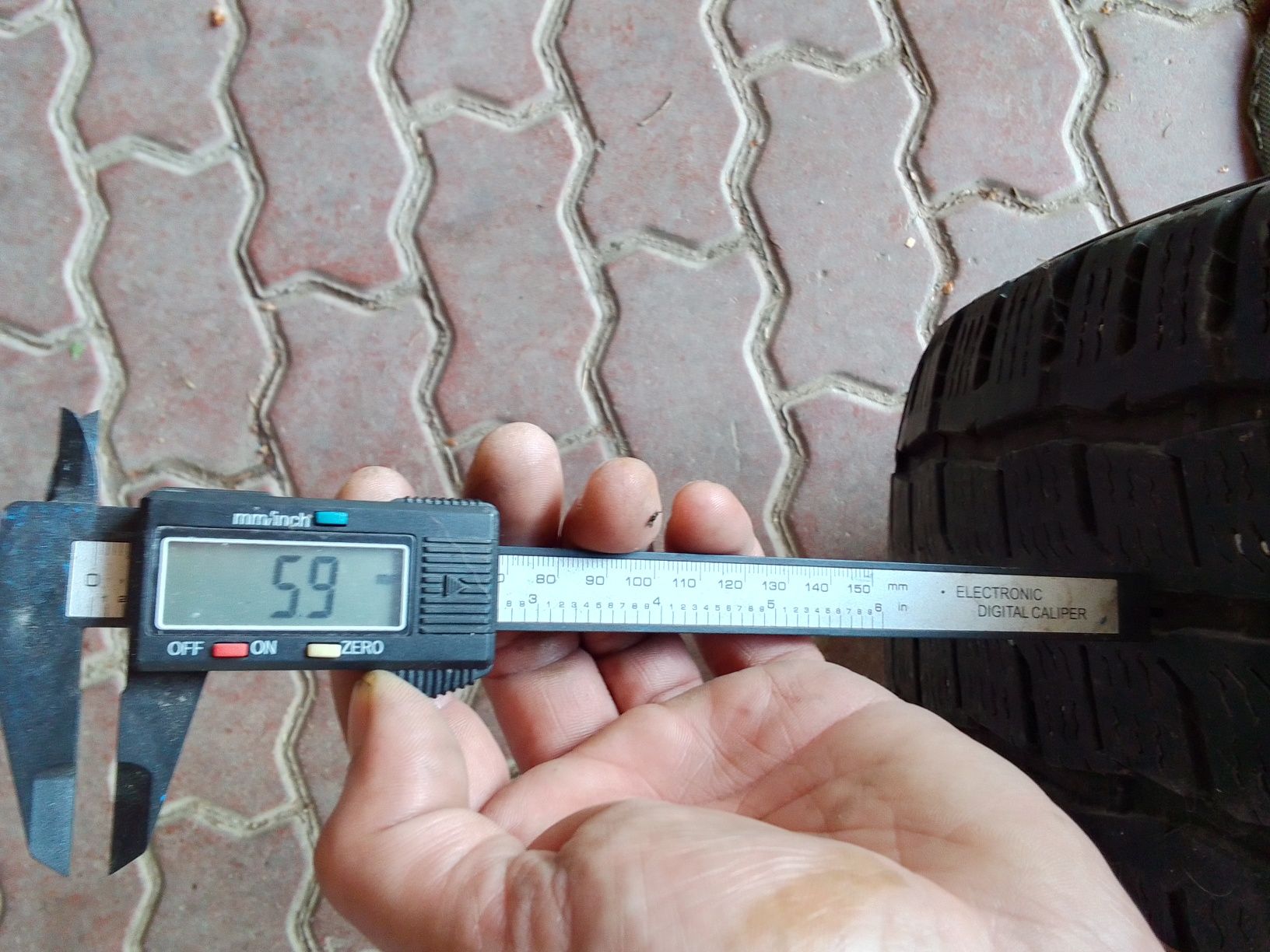 Opona zimowa 225/65r16C KUMHO 6mm