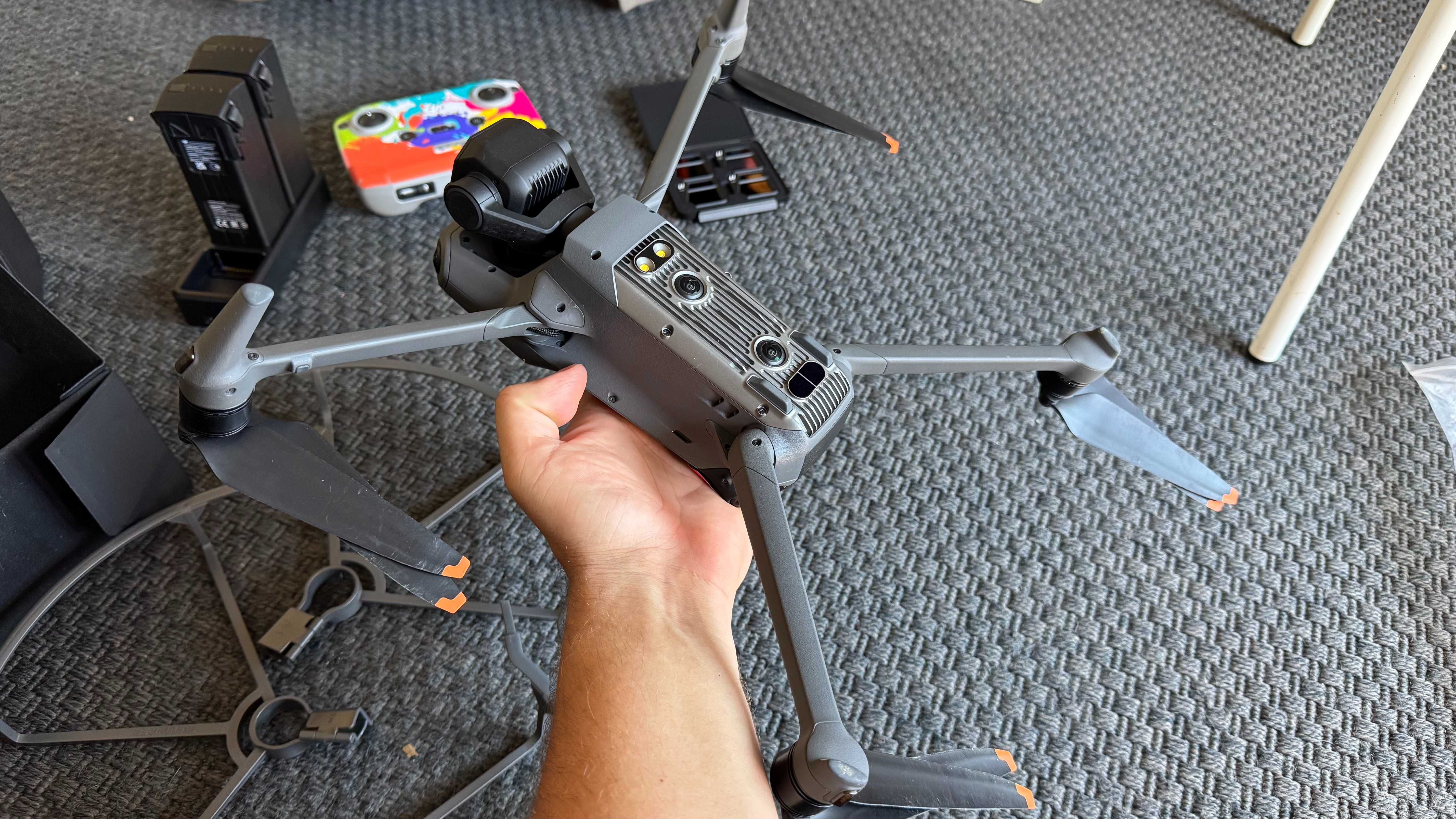 DJI Mavic 3 Pro Fly More Combo – como novo – 3 baterias, filtros ND