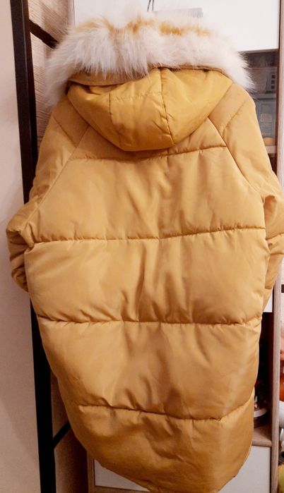 Жіноча зимова куртка S - M