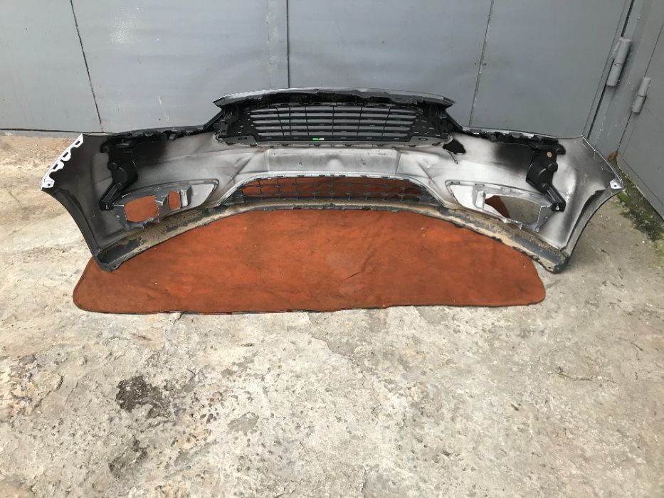 Бампер комплектный на Ford Focus 2014-2017