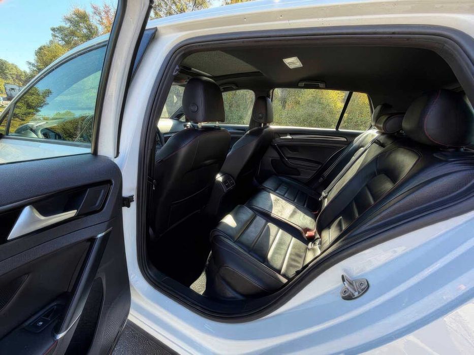 Volkswagen Golf      2017