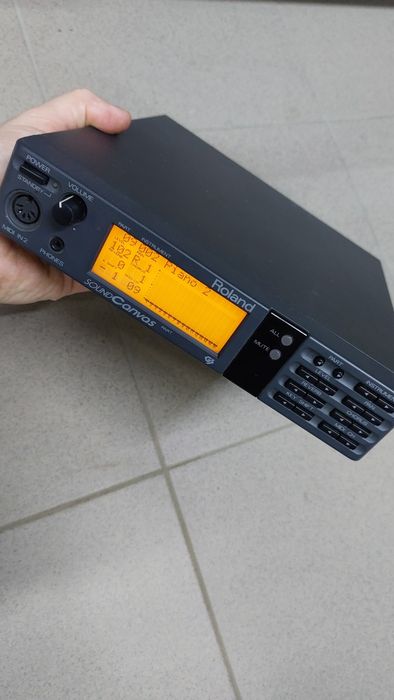 Roland Sound Canavas SC 55 midi